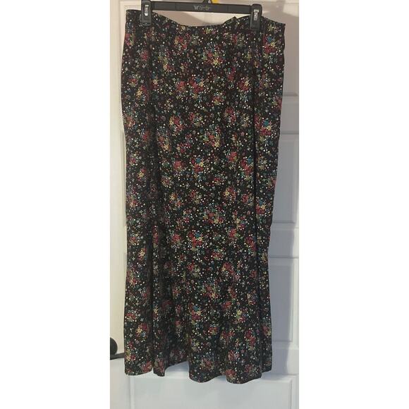 Christopher & Banks Dresses & Skirts - Christopher & Banks Black Floral Fit & Flare Midi Elastic Back Band Skirt 14